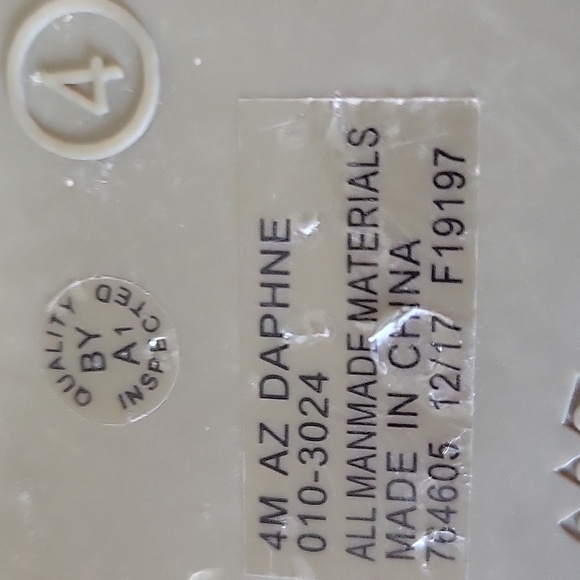 Sandals - Picture 6 of 6